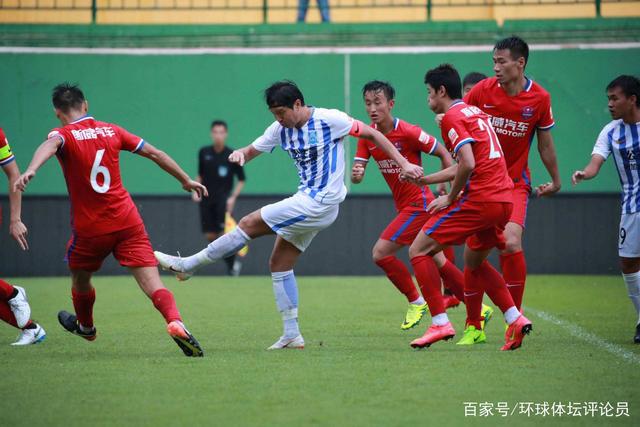 官方：英超升班马伊普斯维奇与31岁中场维斯·伯恩斯续约一年
